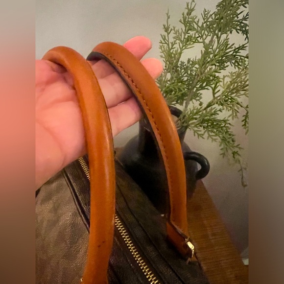 Michael Kors Jetset Large Satchel - Picture 8 of 13